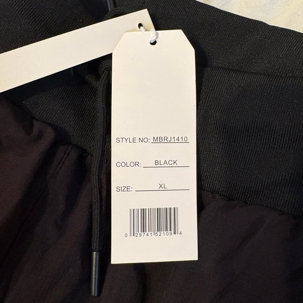 Men's Black Cargo Pants. NWT.  XL - Picture 6 of 8